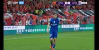 申花1-0领先海港！路易斯力压李帅头球破门，36岁吴曦精准助攻